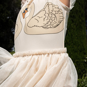 Детский купальник с юбкой Konges Slojd "Strut Brazilian Sand", танцующие лебеди